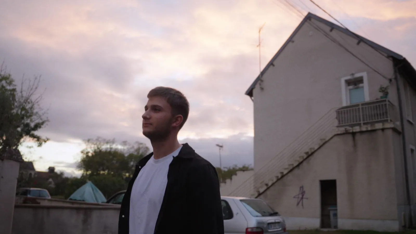 Vignette du film expérimental Laisse-moi libre (2023)